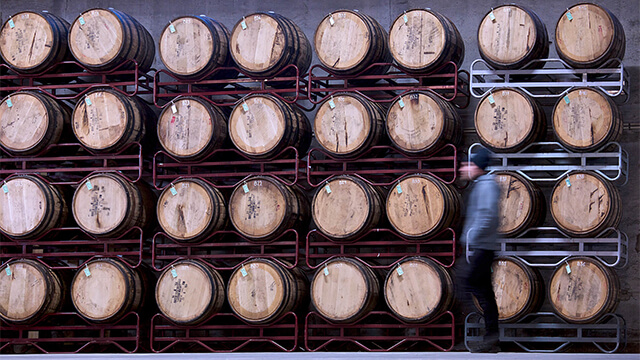 brewing craft beers barrels